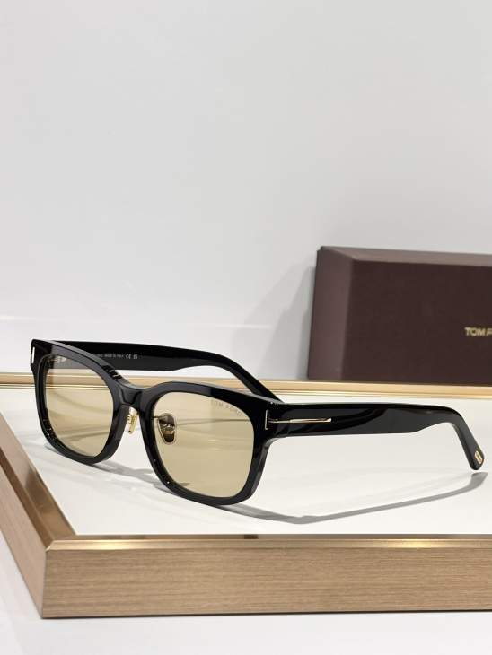 Picture of Tom Ford Sunglasses _SKUfw77836566fw